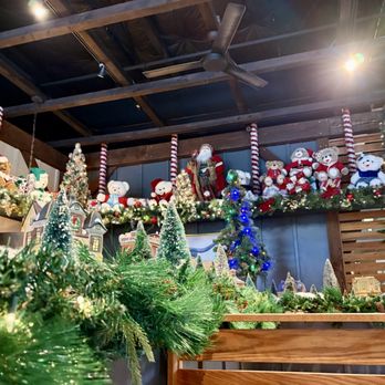 Guest House Grill - Decorations - Steakhouses Near Me - Atascadero, California Guest House Grill - Decorations - Steakhouses Near Me - Atascadero, California