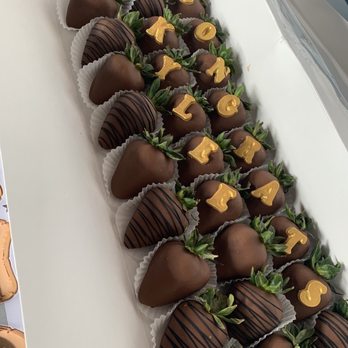 Dipped by Dee - Such a cute touch for my daughters graduation party!   :) - Desserts Near Me - Aiea, Hawaii