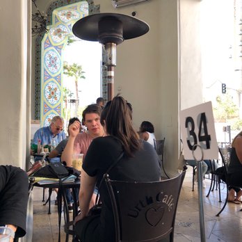 Urth Caffé-Pasadena - Waiting for food on the outside patio. - Cafes Near Me - Pasadena, California
