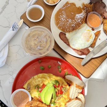 Utopia Caffe - Santa Ana omelette and American breakfast platter with vanilla latte - Breakfast & Brunch Near Me - Tustin, California