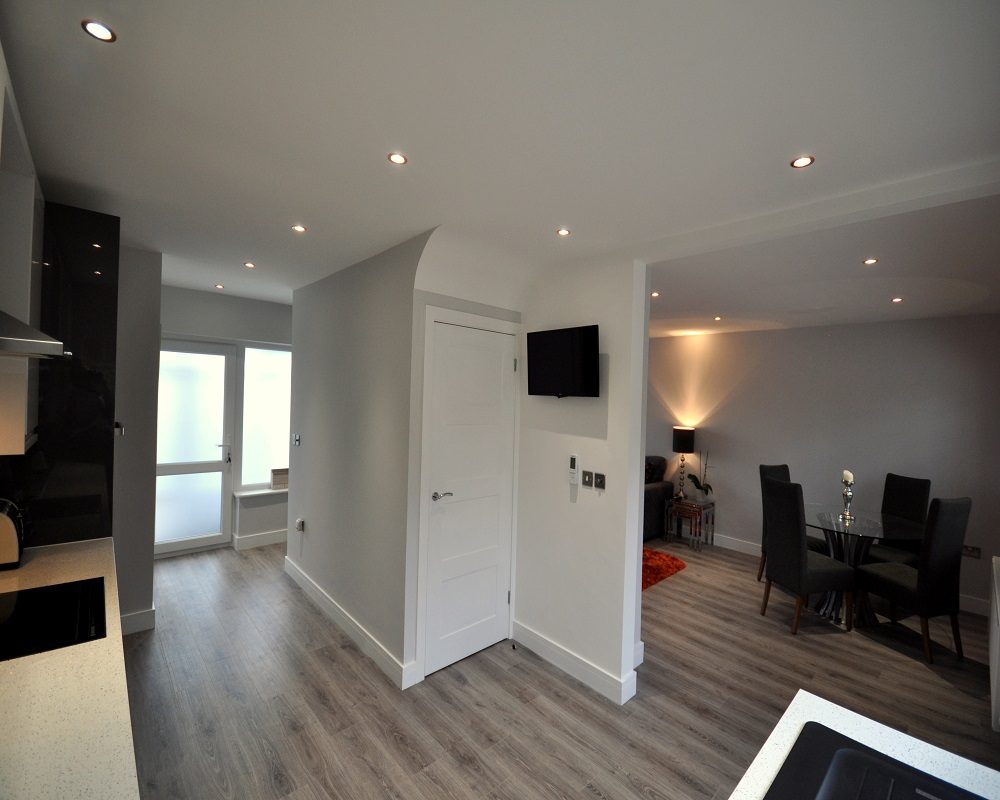 Slide of Beverly Crest Electrician Pros