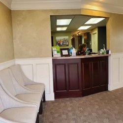 Hale Family Dental - Clean and welcoming waiting room, great reception staff