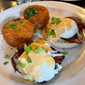 Crosby's Kitchen - Eggs Benedict - American Near Me - Chicago, Illinois Crosby's Kitchen - Eggs Benedict - American Near Me - Chicago, Illinois