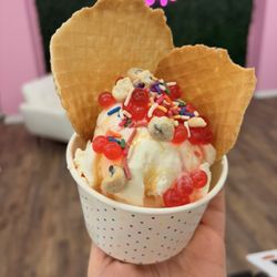 Scoops and Loops - Triple scoop