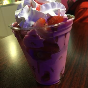 Paleteria El Kiosko - Strawberries and cream (: - Desserts Near Me - Grand Prairie, Texas
