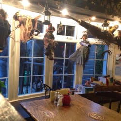 Horseshoe Inn - Here be witches