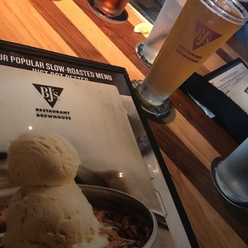 BJ's Restaurant & Brewhouse - Breweries Near Me - Mobile, Alabama