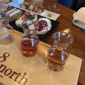 8 Chains North Winery - Wineries Near Me - Waterford, Virginia