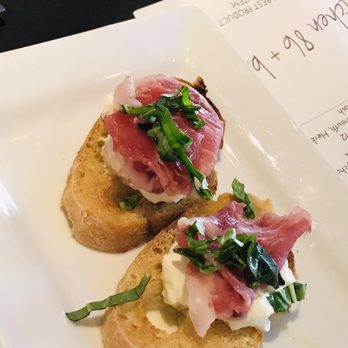 Kitchen 86 - Crostini served 4 pieces.  My favorite! - Bars Near Me - Palm Desert, California
