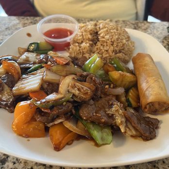 Lulu's Kitchen - 2. Szechuan Beef Combination Plate - Chinese Near Me - Albuquerque, New Mexico
