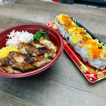H Mart - Kaka’ako - Unagi bowl + spicy ahi roll - Grocery Near Me - Honolulu, Hawaii