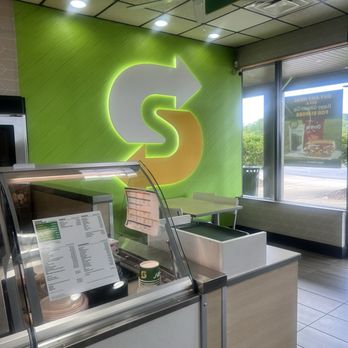 Subway - Inside - Fast Food Near Me - Pinson, Alabama