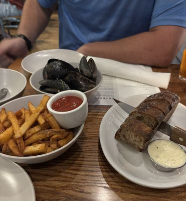 Mass St. Fish House & Raw Bar by null