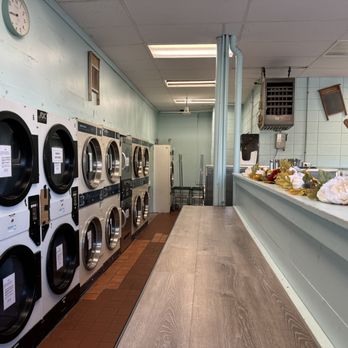 Die WascheSalon - Laundromat Near Me - Putnam, Connecticut Die WascheSalon - Laundromat Near Me - Putnam, Connecticut