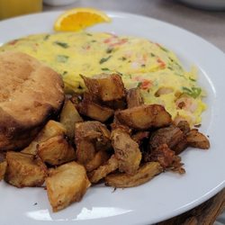 Mallery Street Cafe - Shrimp and scallops omelet plus veggies, breakfast potatoes