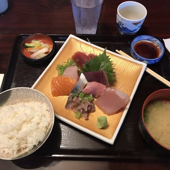 Waraku - Sushi Set $12.95 - Izakaya Near Me - Torrance, California