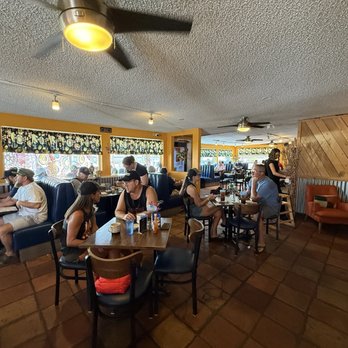 Toast Gio’s Breakfast & Lunch - Restaurant indoor seating area - Breakfast & Brunch Near Me - Apache Junction, Arizona