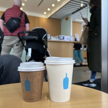 Blue Bottle Coffee - Wolf Point - Iced NOLA and OJI Cold Brew - Coffee & Tea Near Me - Chicago, Illinois