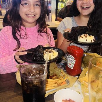 Buffalo Wild Wings - My kids love coming here to chill with mom n dad - American Near Me - San Antonio, Texas