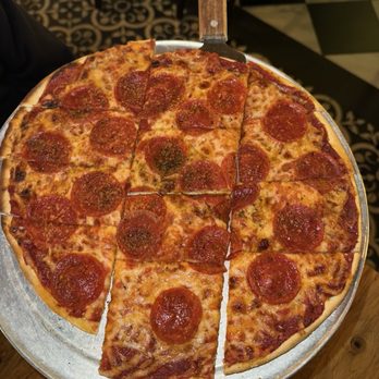Labriola - 12" Pepperoni Thin Crust - Italian Near Me - Chicago, Illinois