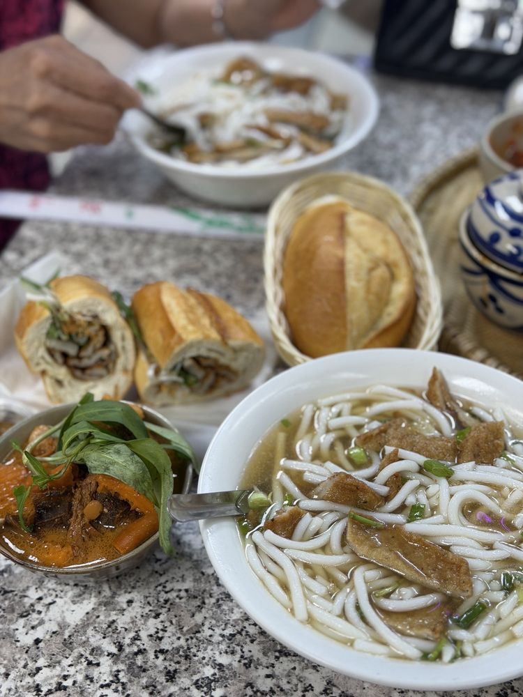 Banh Canh Ny Logo