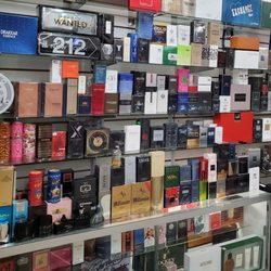 285 Flea Market - 4525 Glenwood Rd #F-5 Decatur,  Doctor Beauty (Perfume, Watch, Jewelry, Hair Clipper, Curling Iron, Wigs, Watch Battery, Watch Service, etc)