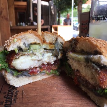 Biergarten Rotterdam - Goat cheese burger - Beer Bar Near Me - Rotterdam, ZH