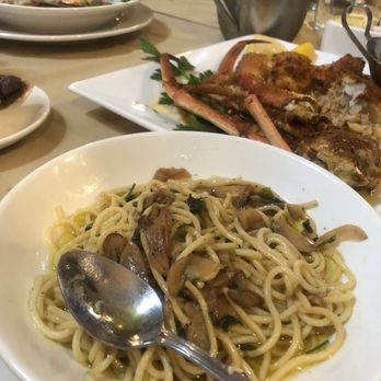 Scavello's On The Island - Caterers Near Me - Bronx, New York