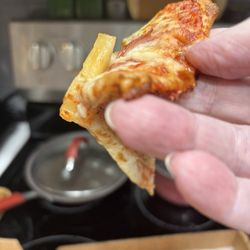 Shy’s Pizza & Wings - Floppy....no structure Crust.