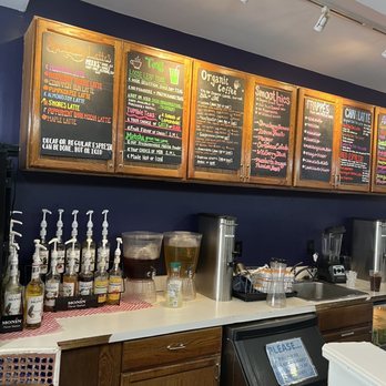 Moon Rise Cafe - Cafes Near Me - North Haven, Connecticut