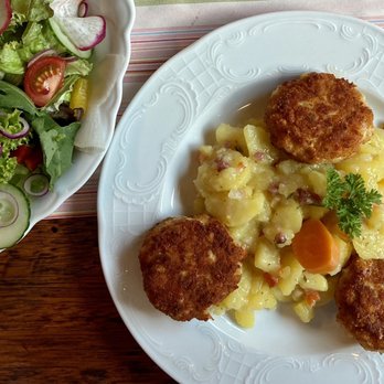 Häckerstub'n - Das Essen - Restaurants Near Me - Sommerach, BY