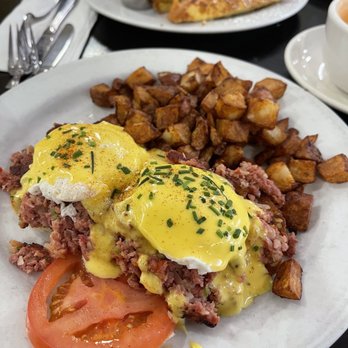 Bea Bea's - Eggs Benedict - Coffee & Tea Near Me - Burbank, California