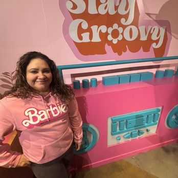 Malibu Barbie Cafe - Cafes Near Me - Las Vegas, Nevada