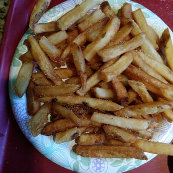 Arctic Roadrunner - Fries are small end pieces mostly and overcooked Avoid the fries.. - Burgers Near Me - Anchorage, Alaska
