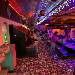 Starlite Skating - Room to relax