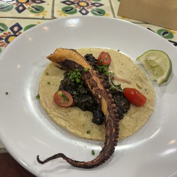 Holbox - octopus Taco De Pulpo En Su Tinta - Latin American Near Me - Los Angeles, California Holbox - octopus Taco De Pulpo En Su Tinta - Latin American Near Me - Los Angeles, California