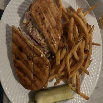 Public House - Cocktail Bars Near Me - Ferndale, Michigan