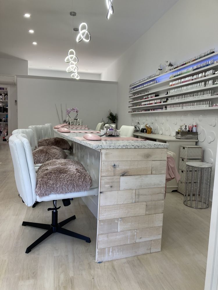 Lore's Nails Spa Logo