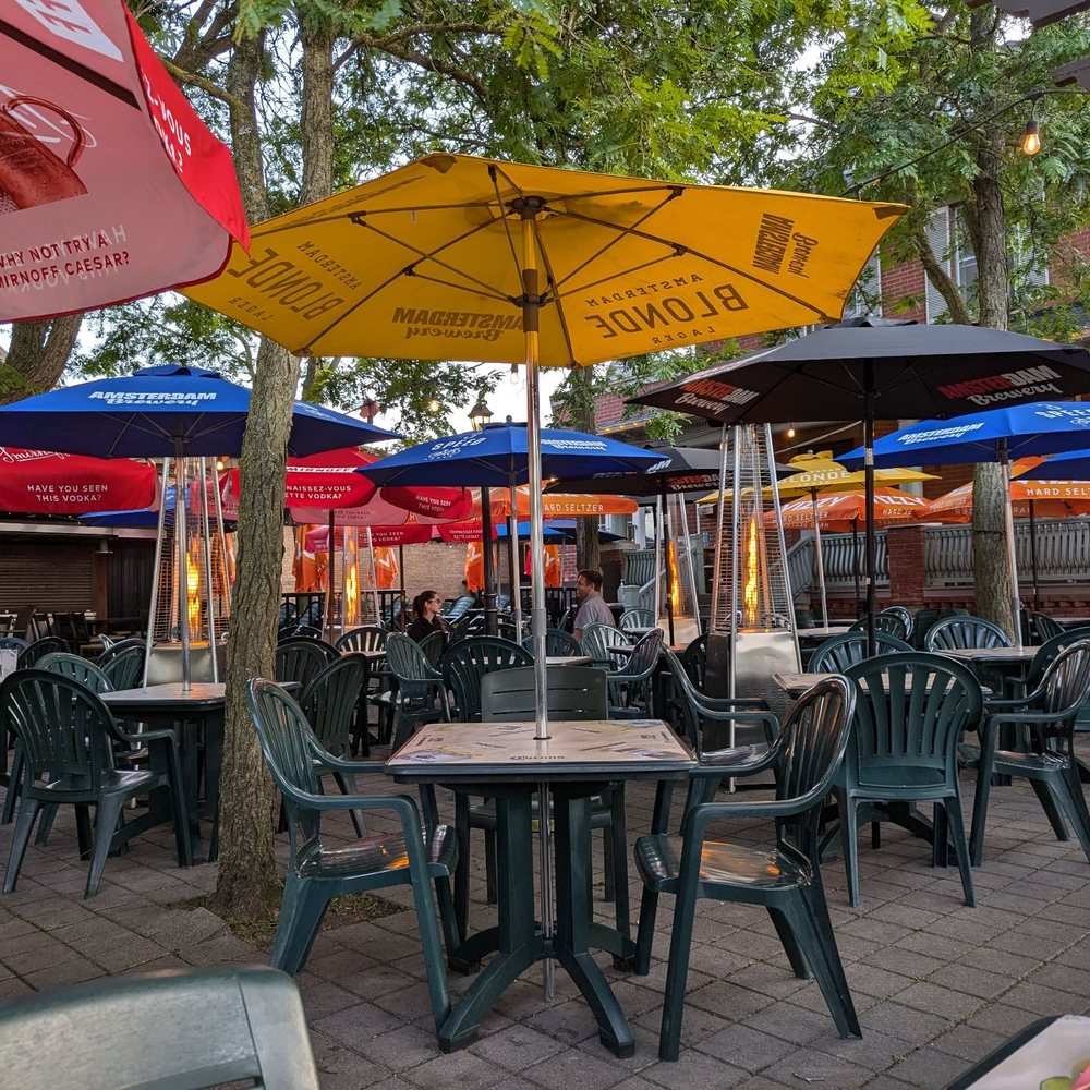 Jake's On Main - Dog friendly patio - Pubs Near Me - Unionville, Ontario