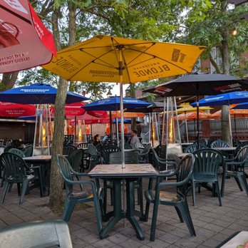 Jake's On Main - Dog friendly patio - Pubs Near Me - Unionville, Ontario