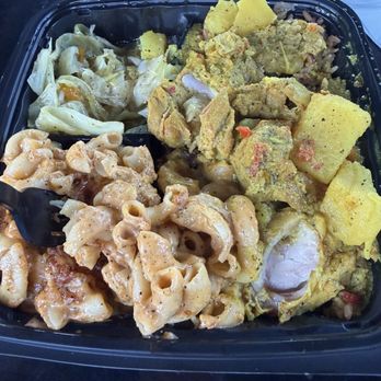 Tev's kitchen - Chicken curry - Soul Food Near Me - Los Angeles, California Tev's kitchen - Chicken curry - Soul Food Near Me - Los Angeles, California