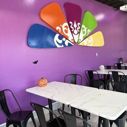 Alhambra Shawarma - Inside