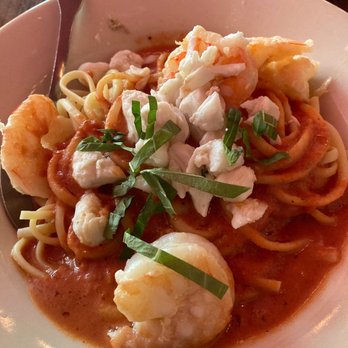 Campioni Restaurant - Shrimp and Crabmeat Linguini (lunch portion) - Pizza Near Me - Houston, Texas