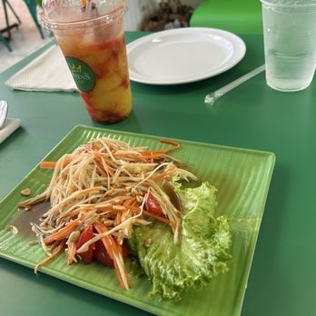 Queen's Cup - Papaya salad - Coffee & Tea Near Me - Lake Mary, Florida Queen's Cup - Papaya salad - Coffee & Tea Near Me - Lake Mary, Florida