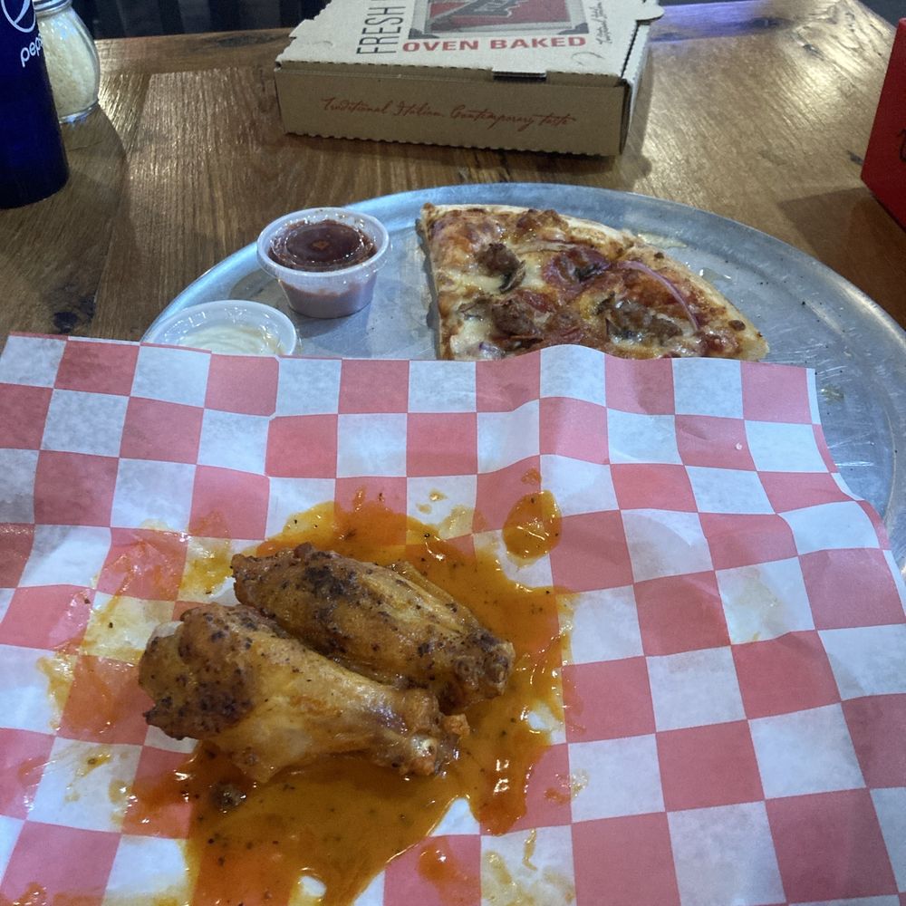 Saucy's Pizzeria-High Ridge - Wings and pizza. - Pizza Near Me - High Ridge, Missouri Saucy's Pizzeria-High Ridge - Wings and pizza. - Pizza Near Me - High Ridge, Missouri