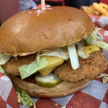 Taystee's Burgers - Chicken Sandwich - 8.5/10 - Burgers Near Me - Ann Arbor, Michigan Taystee's Burgers - Chicken Sandwich - 8.5/10 - Burgers Near Me - Ann Arbor, Michigan
