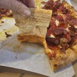 Fatte Albert's Pizza - Crust coming apart