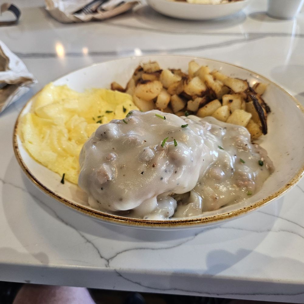 First Watch - Biscuits and gravy - Breakfast & Brunch Near Me - Des Plaines, Illinois