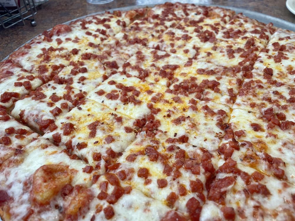 SIR PIZZA Updated September 2024 22 Photos & 43 Reviews 813 E