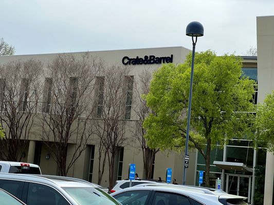 Crate & Barrel by null